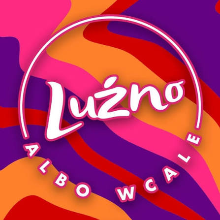 Luźno, albo wcale